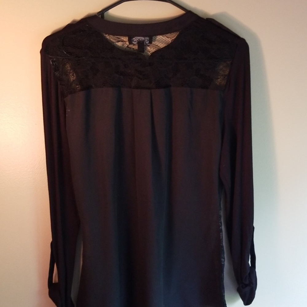 Button up - Picture 2 of 2